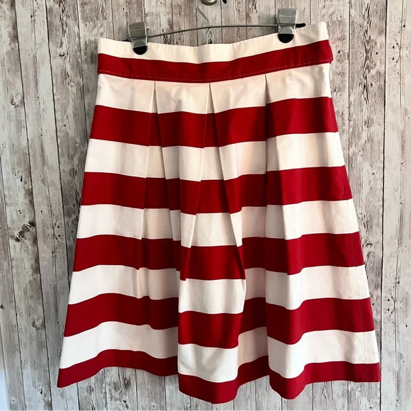 Red and White Patriotic Skirt Corilynn - Picture 3 of 5